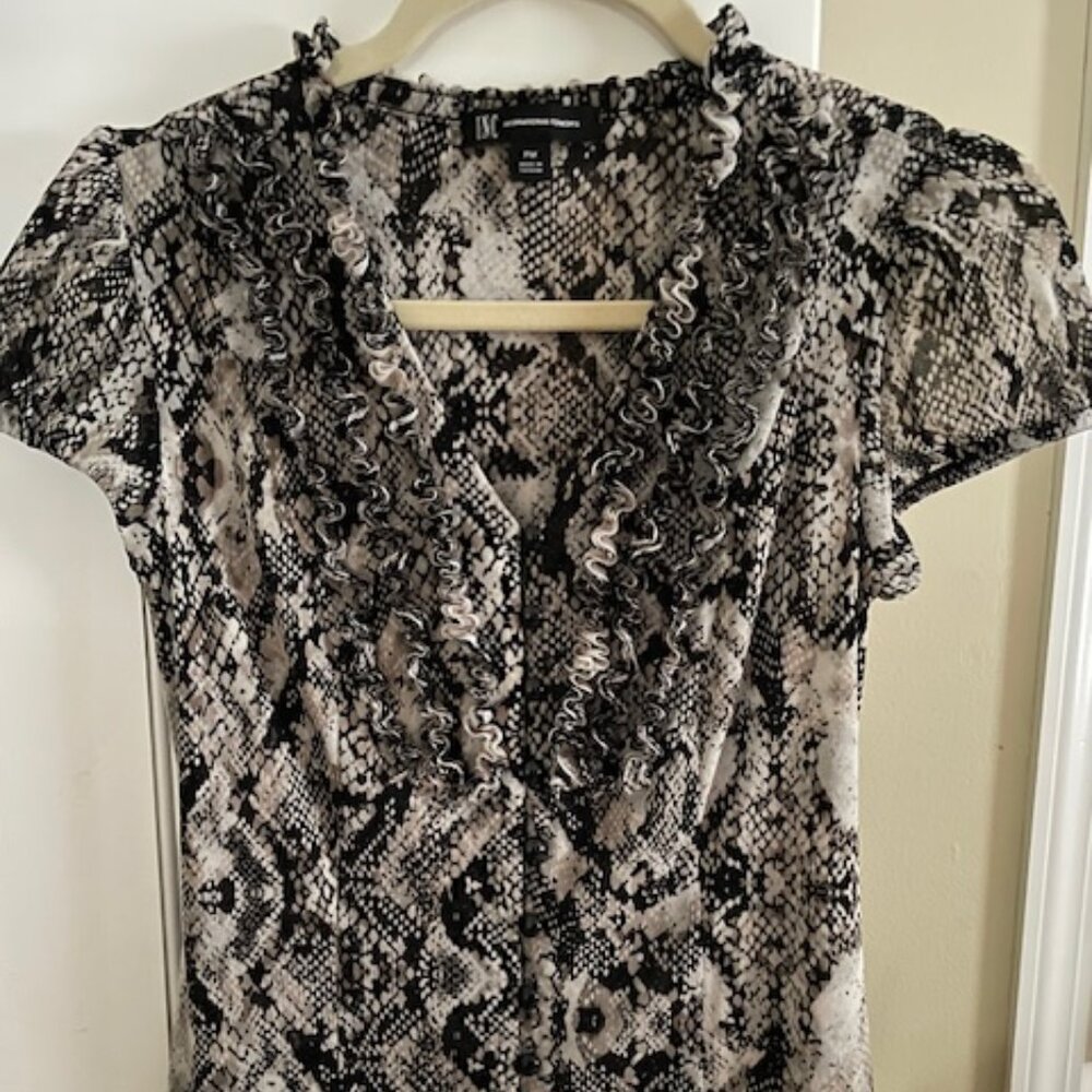 INC International Concepts Petite Medium Short Sleeved V-Neck Button Down Shirt